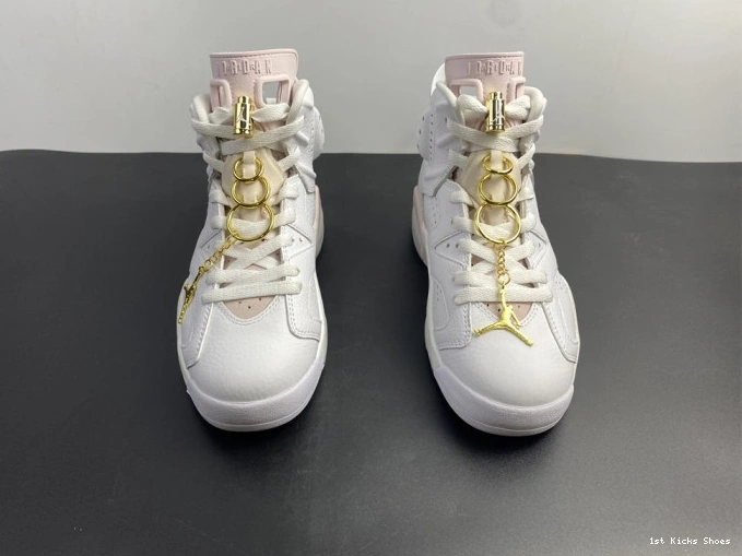 1st Kicks Jordan Gold (W) 6 Retro DH9696-100 Hoops Air 0801